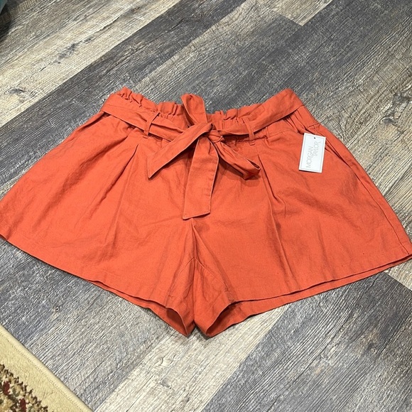 Shorts for women - Picture 1 of 8